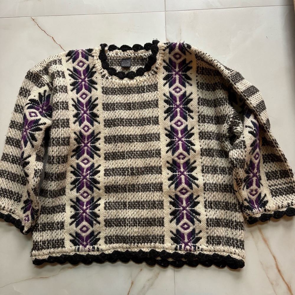 Native Ecuadorian Craft 100% Wool Sweater
